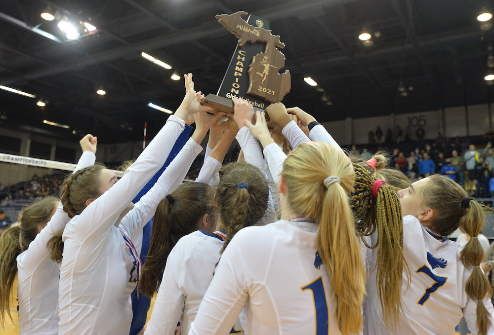 Bloomfield Hills Marian volleyball