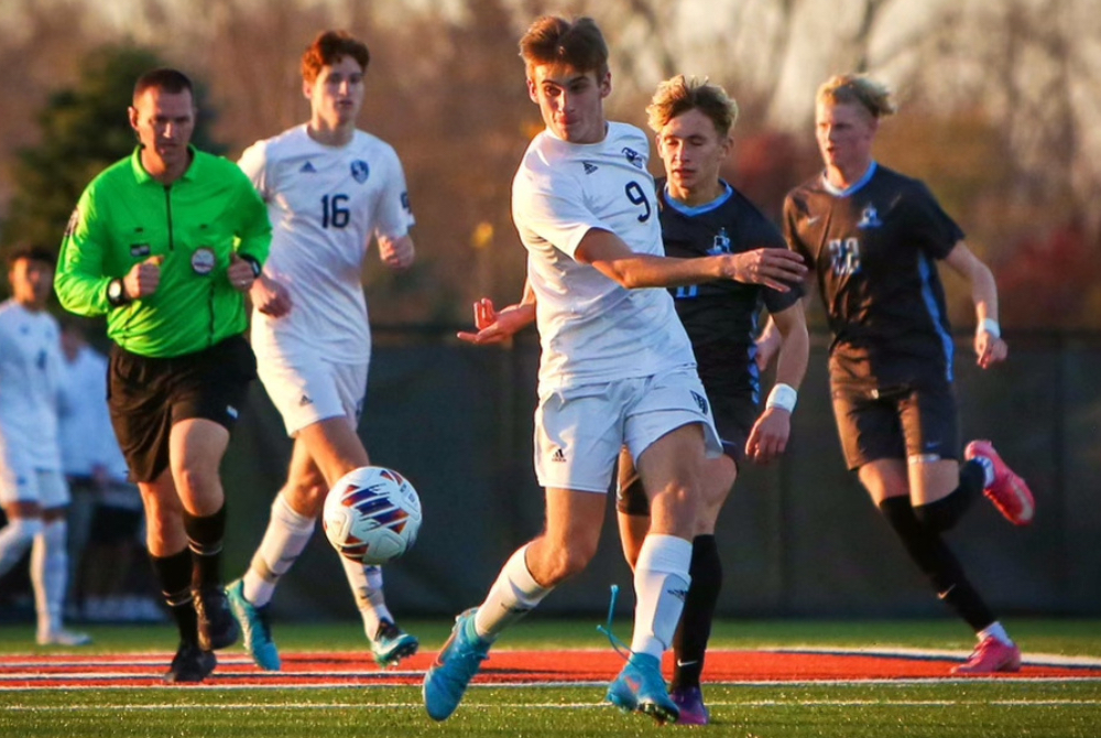 Gull Lake's Jasek Zielaskowski gains possession during his team's Semifinal win Wednesday.