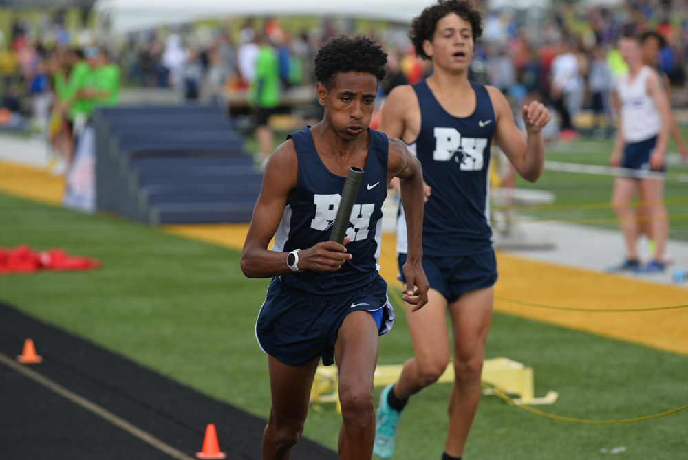 Potter’s House Christian’s Lezawe Osterink takes the baton during a relay at last season’s LPD4 Finals. 
