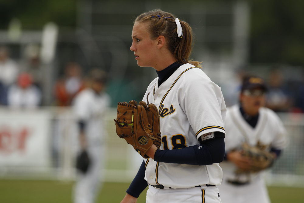 Hudsonville’s Sara Driesenga gets ready to pitch during the 2009 Division 1 championship game.