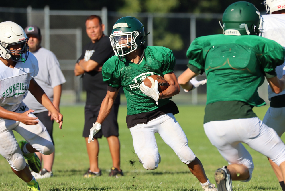 Jabrael Powell cuts into an opening during Pennfield’s intrasquad scrimmage this month. 