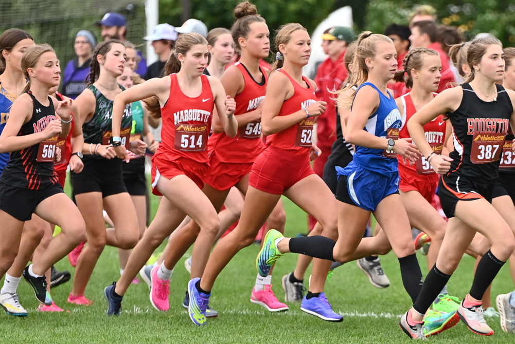 Marquette's Ella Fure (526), Monet Argeropoulos (514) and Abby Harma (527) make up part of an early pack during the Wildcat Invitational. 