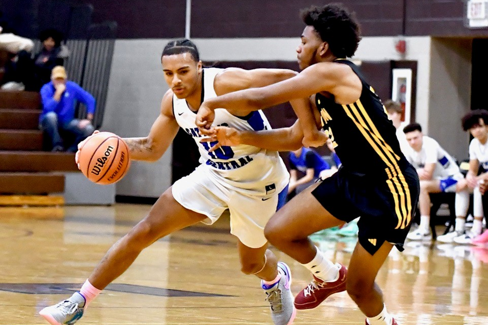 Detroit Catholic Central and Davison face off earlier this season. DCC will play in the Catholic High School League Bishop Tournament this week.