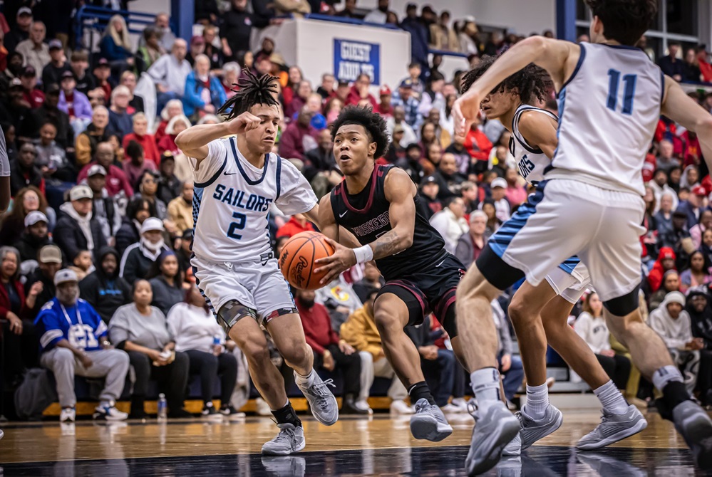 Muskegon finishes a season sweep of Mona Shores with a 61-29 Division 1 District Final win.