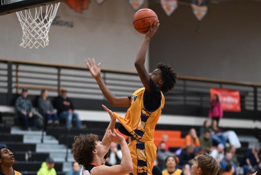 Baldwin’s Chance Dockery elevates to put up a shot against White Cloud during a 63-41 win Dec. 2.