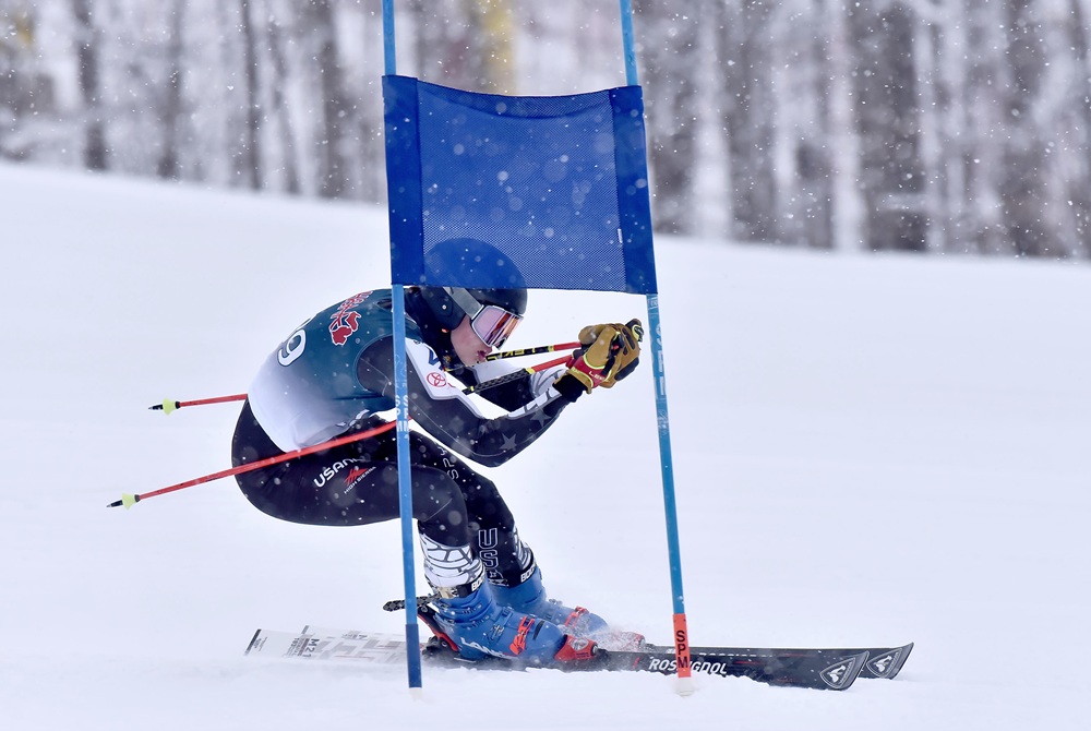 Petoskey’s Taylor Keiswetter races to the championship in giant slalom at Schuss Mountain.