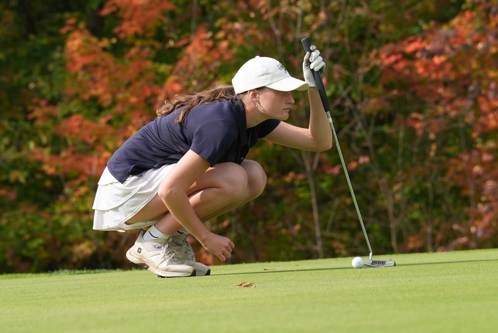 Detroit Country Day’s Halle Heineman lines up a putt during last season’s Lower Peninsula Division 3 Final.