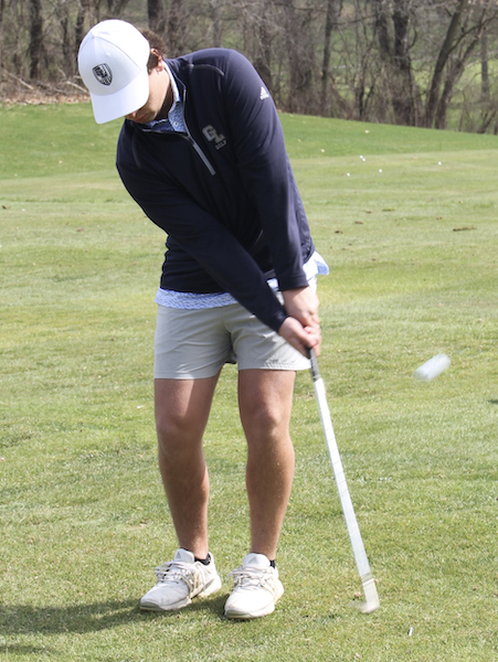 Beardsley works on his short game during a practice this spring. 