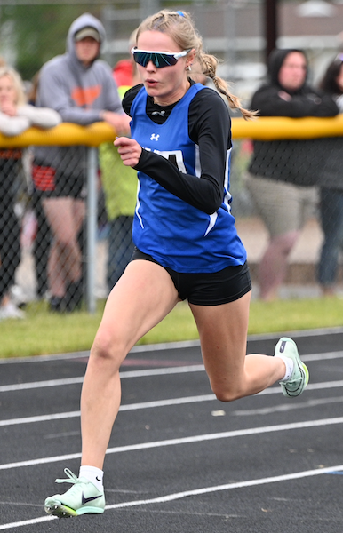 West Iron County's Danica Shamion starts the 400, which she eventually wins. 