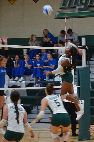 Alliyah Hagemeister elevates for a kill attempt.