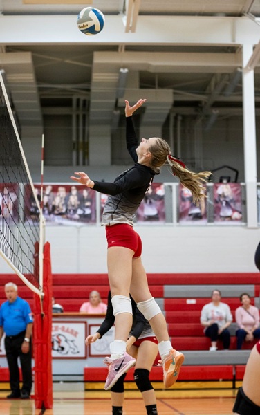 Jessica Bowers elevates to get to a ball. 