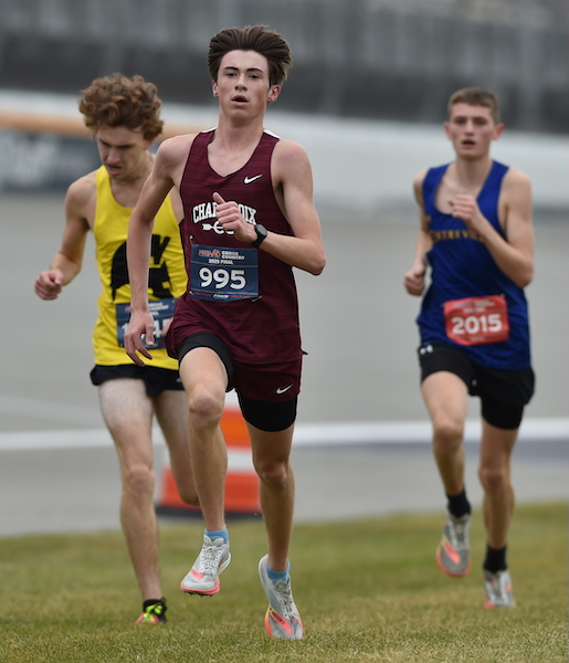 The Rayders’ Ryder Hopkins (995) leads a group down the stretch including Jackson Lumen Christi’s Gibson Shore (1045) and Centreville’s Will Hulin (2015). 