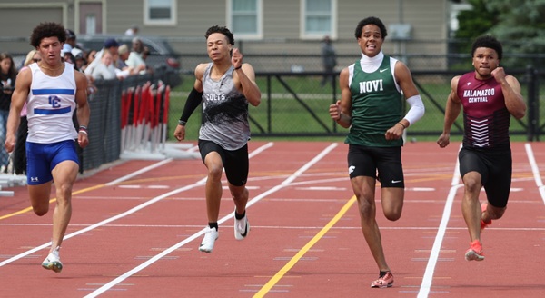McNeill, second from right, races eventual champion Jeremy Dixon from Kalamazoo Central in last year’s 200, with DCC’s Samson Gash, far left, also among those in the field.