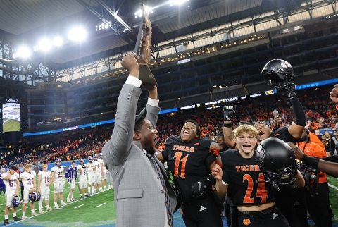 Following Underwood's Lead, Belleville Finishes Perfect Season with Finals  Repeat
